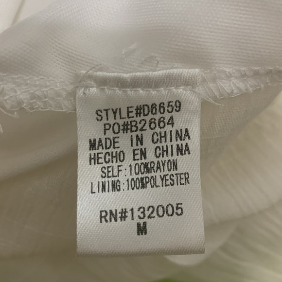 Entro White Dress Open Neck Size M Really pretty Used - Picture 6 of 7